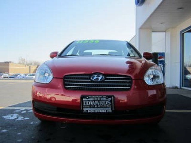 Hyundai Accent 2011 photo 1