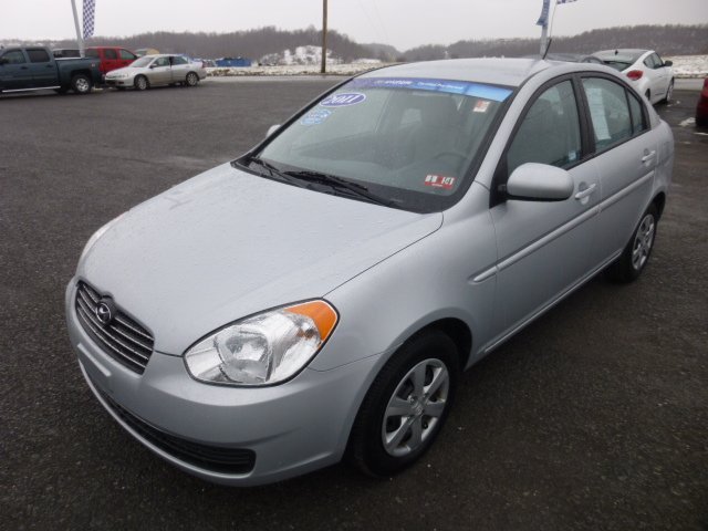Hyundai Accent 2011 photo 3