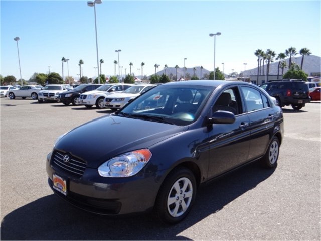 Hyundai Accent 2011 photo 1