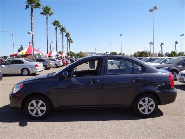 Hyundai Accent 2011 photo 3
