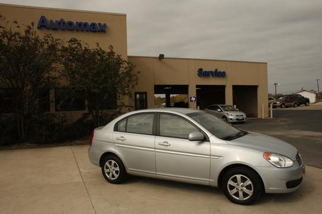 Hyundai Accent 2011 photo 1