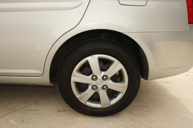 Hyundai Accent 2011 photo 1