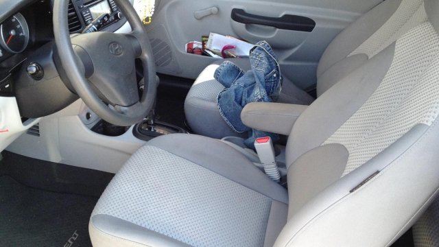 Hyundai Accent 2011 photo 1