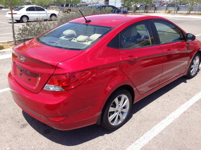 Hyundai Accent 2012 photo 1