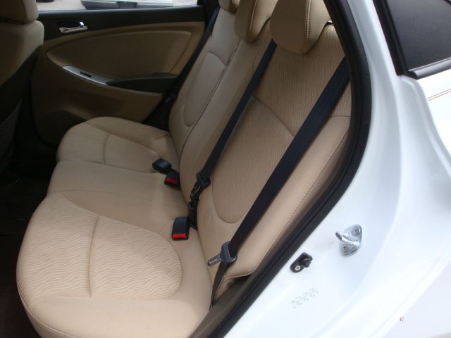 Hyundai Accent 2012 photo 0