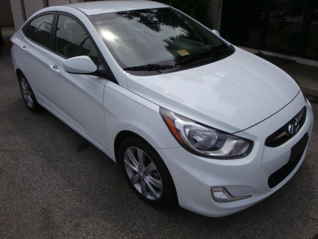 Hyundai Accent 2012 photo 2