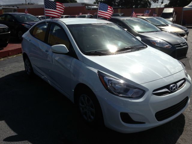 Hyundai Accent 2012 photo 1