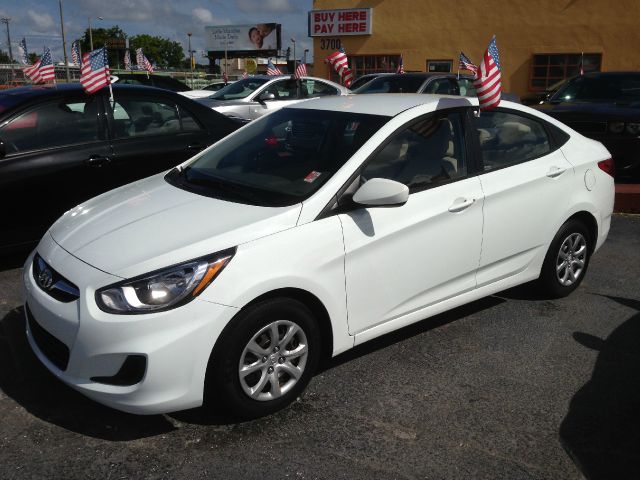 Hyundai Accent 2012 photo 3