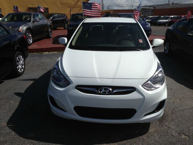 Hyundai Accent 2012 photo 4