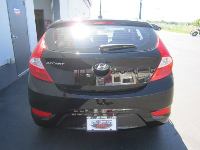 Hyundai Accent 2012 photo 3