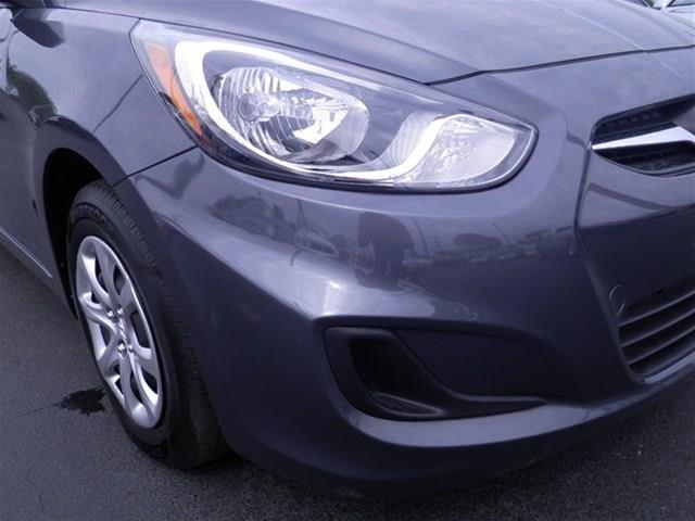 Hyundai Accent 2012 photo 2