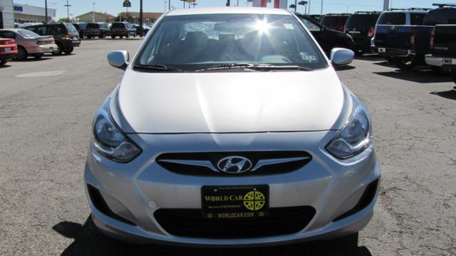 Hyundai Accent 2012 photo 2