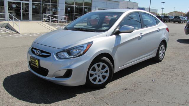 Hyundai Accent 2012 photo 3