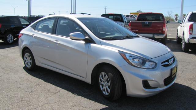Hyundai Accent 2012 photo 4
