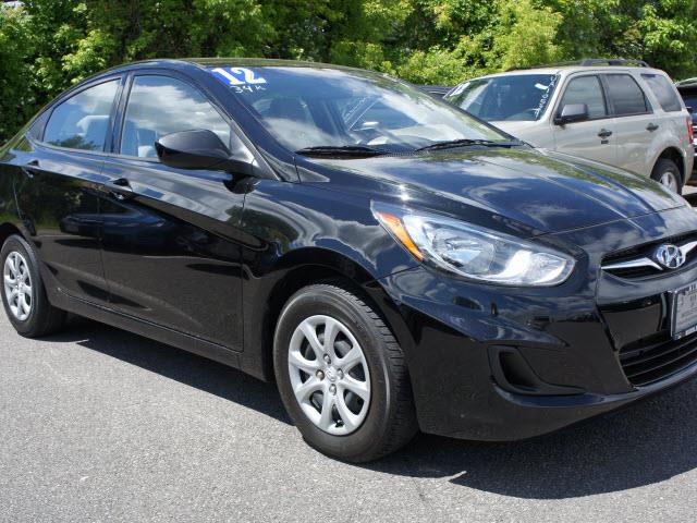 Hyundai Accent 2012 photo 2
