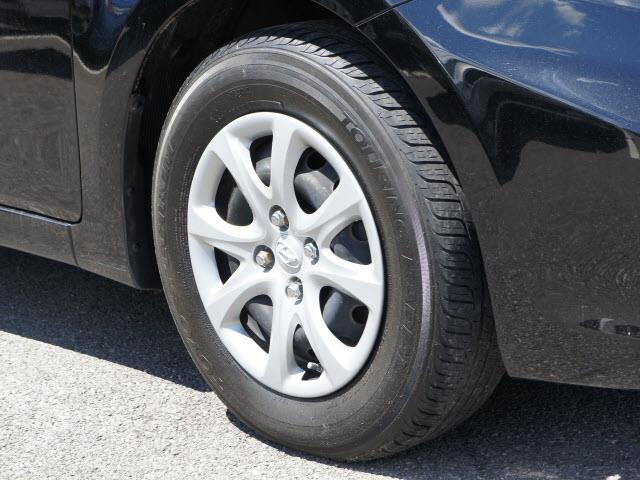 Hyundai Accent 2012 photo 4