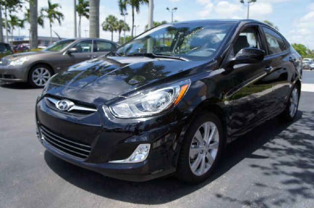 Hyundai Accent 2012 photo 4