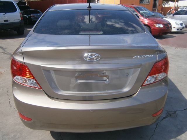 Hyundai Accent 2012 photo 2
