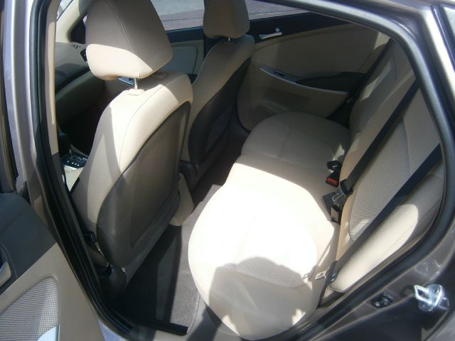 Hyundai Accent 2012 photo 3