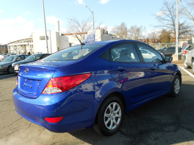 Hyundai Accent 2012 photo 5