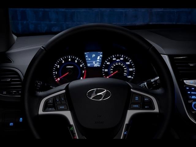 Hyundai Accent 2013 photo 11