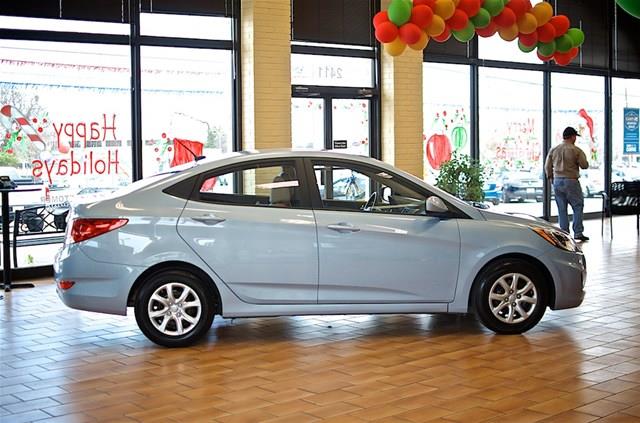 Hyundai Accent 2013 photo 4