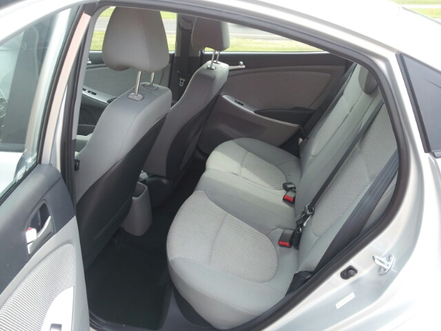 Hyundai Accent 2013 photo 4