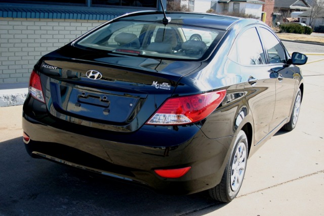Hyundai Accent 2013 photo 3