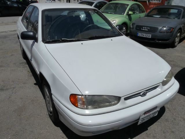 Hyundai Elantra 1995 photo 16