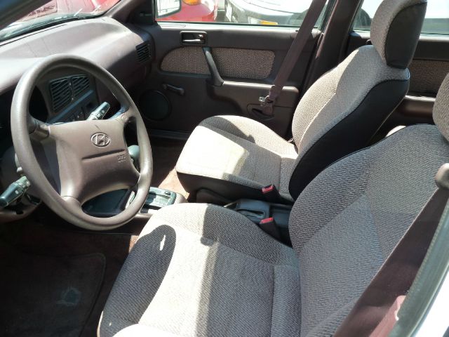 Hyundai Elantra 1995 photo 3