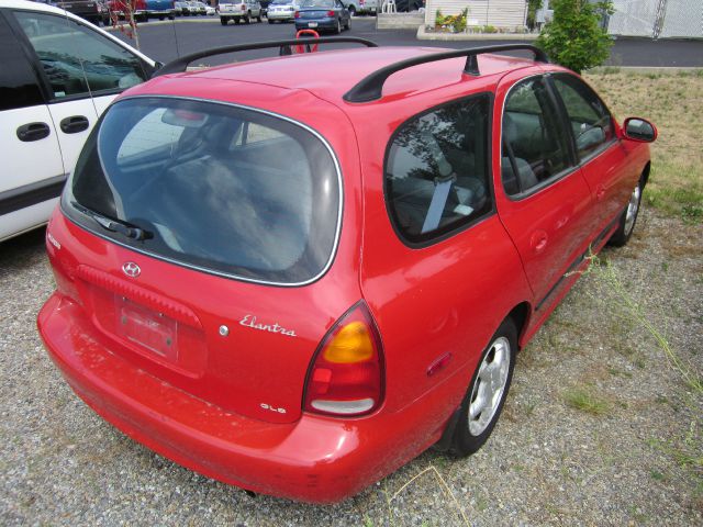 Hyundai Elantra 1997 photo 3