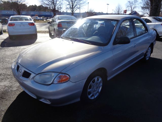 Hyundai Elantra 1999 photo 1