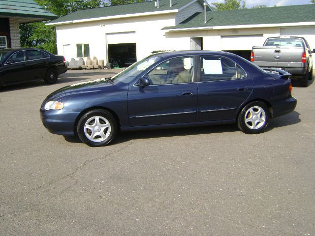 Hyundai Elantra 1999 photo 3