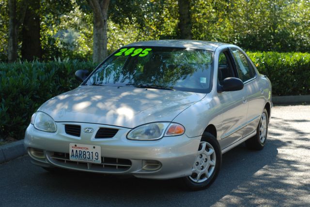 Hyundai Elantra 1999 photo 1