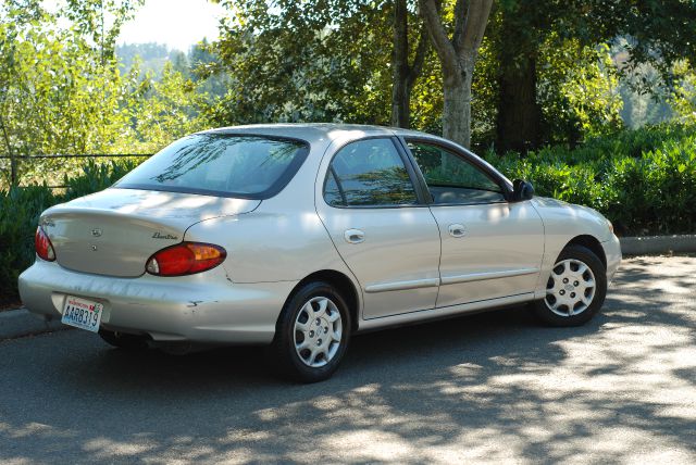 Hyundai Elantra 1999 photo 3