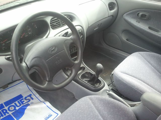 Hyundai Elantra 2000 photo 3