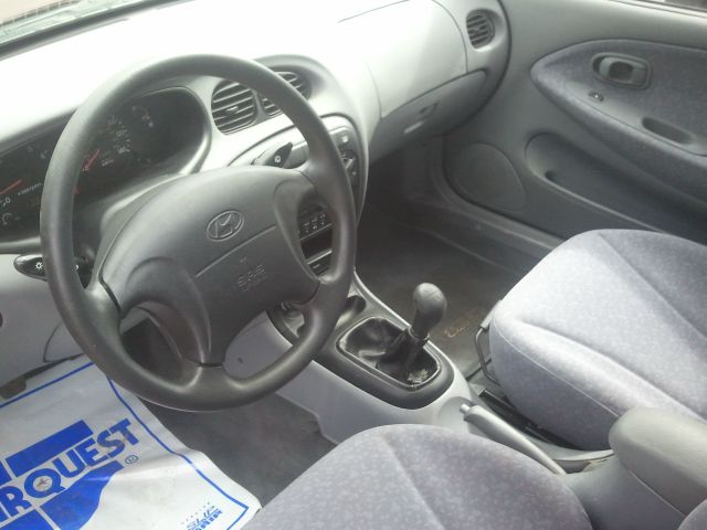 Hyundai Elantra 2000 photo 8