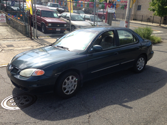 Hyundai Elantra 2000 photo 2