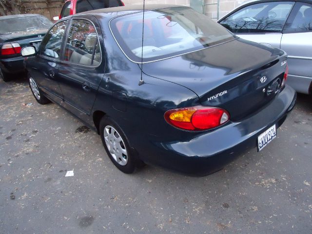 Hyundai Elantra 2000 photo 3