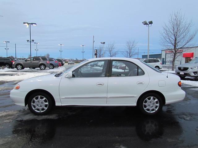 Hyundai Elantra 2000 photo 3