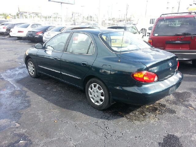 Hyundai Elantra 2000 photo 3