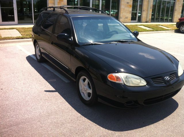 Hyundai Elantra 2000 photo 2