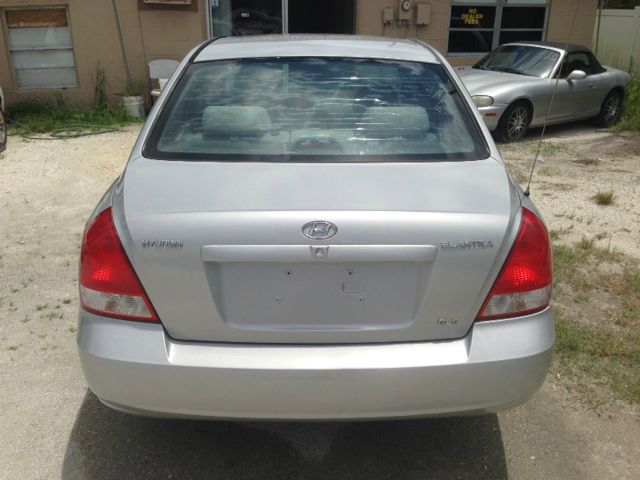 Hyundai Elantra 2001 photo 2