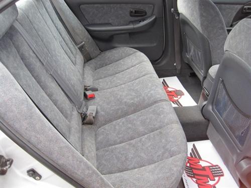 Hyundai Elantra 2001 photo 1