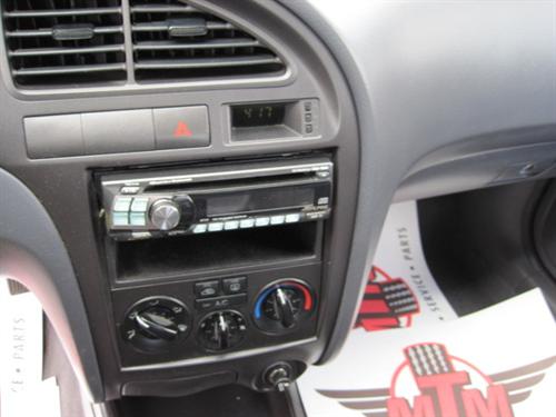 Hyundai Elantra 2001 photo 4