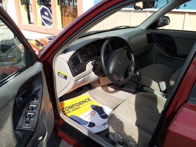Hyundai Elantra 2001 photo 2