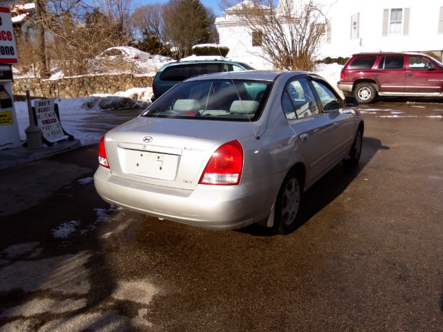Hyundai Elantra 2001 photo 2