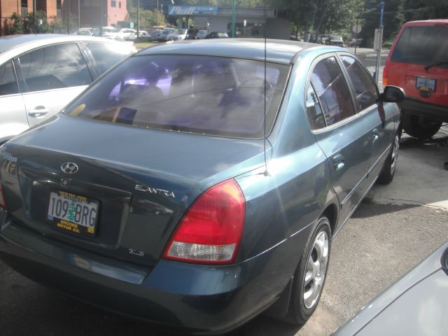 Hyundai Elantra 2001 photo 4