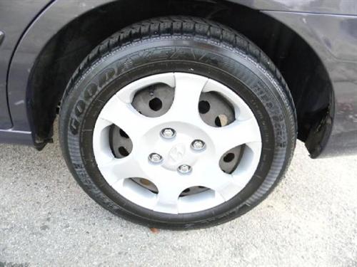 Hyundai Elantra 2001 photo 2