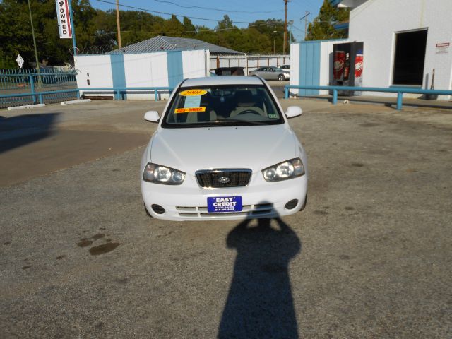 Hyundai Elantra 2001 photo 2